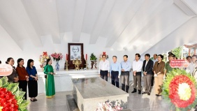 Chủ tịch Quốc hội Trần Thanh Mẫn dâng hương, viếng mộ Cụ Phó bảng Nguyễn Sinh Sắc