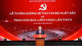 Tuyên dương Bí thư chi bộ xuất sắc và trao giải Búa liềm Vàng lần thứ X