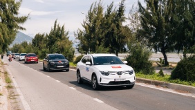 VINFAST TẶNG QUÀ TẾT “KHỦNG” - LÊN TỚI 3 NĂM SẠC PIN MIỄN PHÍ CHO KHÁCH HÀNG