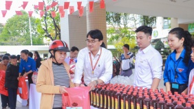 Xuân yêu thương, Tết sẻ chia