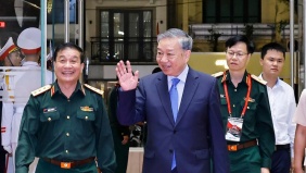 Tổng Bí thư và Chủ tịch Quốc hội dự chương trình nghệ thuật 