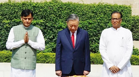 Tổng Bí thư, Chủ tịch nước Tô Lâm đặt vòng hoa tại Khu tưởng niệm Mahatma Gandhi và Tượng Chủ tịch Hồ Chí Minh
