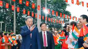 Tổng Bí thư, Chủ tịch nước Tô Lâm gặp gỡ cộng đồng người Việt Nam tại Ấn Độ