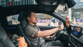 Sau gần 20 năm đi xe xăng, chủ xe chọn VinFast VF 7 vì “giá trị nhận được vượt xa mong đợi”