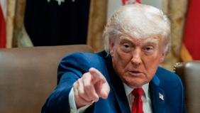 Trump bác bỏ khả năng Iran và Oman kiểm soát eo biển Hormuz, thỏa thuận vẫn bế tắc