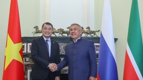 Thủ tướng Lê Minh Hưng gặp Người đứng đầu Cộng hòa Tatarstan (Liên bang Nga)