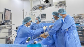 Vinmec Đà Nẵng mổ cấp cứu loại bỏ khối u buồng trứng khổng lồ cho bệnh nhân suy thận