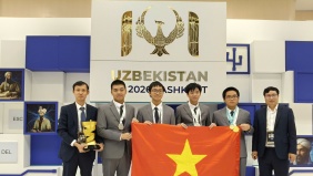Lần đầu tiên trong lịch sử, nam sinh Việt giành cú đúp Vàng Olympic Tin học và AI quốc tế