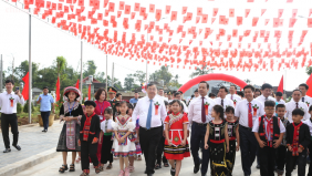 Phó Thủ tướng Thường trực Phạm Gia Túc dự Lễ khai giảng năm học mới tại Điện Biên