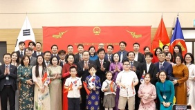 Chủ tịch Quốc hội Trần Thanh Mẫn gặp gỡ cộng đồng người Việt Nam tại Hàn Quốc