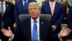Ông Trump bác bỏ cảnh báo an toàn AI