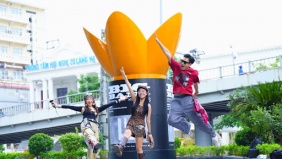 Trụ sở ngân hàng bỗng trở thành điểm check-in của fan BIGBANG vì một lý do