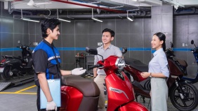 Đổi từ xe xăng sang xe máy điện: Điều gì giúp người dùng yên tâm thay đổi thói quen?