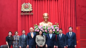 Thứ trưởng Lê Văn Tuyến tiếp Phó Trợ lý Bộ trưởng Thương mại Hoa Kỳ Kelly Coldiron