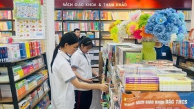 Chủ nhiệm Ủy ban Dân nguyện và Giám sát Lê Thị Nga: Không để tái diễn tình trạng thiếu sách giáo khoa