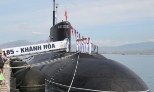 Tàu ngầm kilo HQ-185 - Khánh Hòa đã về cảng Cam Ranh