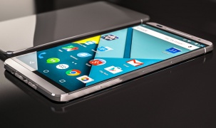 Điện thoại Google Nexus mới có thể đặt vừa trong túi áo