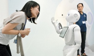 Pepper, robot đầu tiên trên thế giới biểu lộ cảm xúc như người