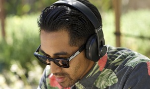 JLab Audio Omni – tai nghe không dây dưới 100 USD