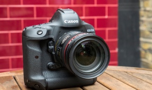 Canon công bố máy ảnh EOS-1D X Mark II tại VN