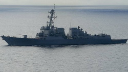 Trung Quốc giận dữ khi tàu chiến Mỹ đang áp sát Đá Chữ Thập