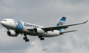 Máy bay Ai Cập mất tích: Tìm thấy mảnh vụn của máy bay