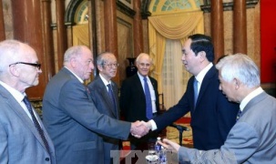 Chủ tịch nước gặp các giáo sư đoạt giải Nobel