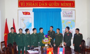 Đại đội Biên phòng 217 (tỉnh Hủa Phăn, Lào) chúc Tết nguyên đán Canh Tý 2020 các Đồn BP Nghệ An
