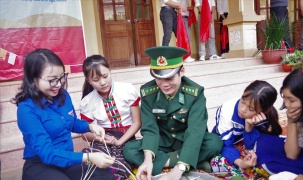 Nhiều hoạt động ý nghĩa trong chương trình “Tết ấm biên cương” tại huyện biên giới Quế Phong