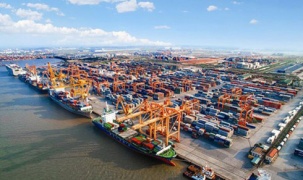 Doanh nghiệp vận tải biển “vượt qua sóng lớn”