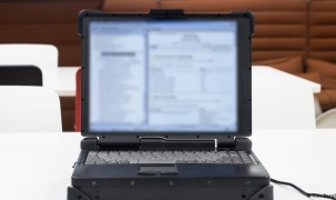 Laptop chứa bí mật quân sự của Đức được rao bán giá siêu rẻ