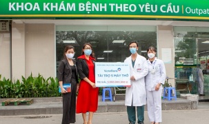 VietinBank tài trợ 5 máy trợ thở cho Bệnh viện Bạch Mai