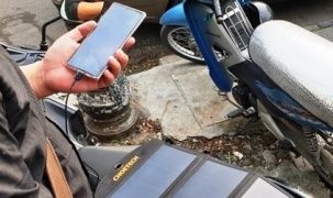Sạc điện thoại bằng pin năng lượng mặt trời