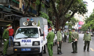 Bất chấp chỉ thị tạm dừng kinh doanh, hai chủ gara ô tô ở Hà Nội bị phạt 15 triệu đồng