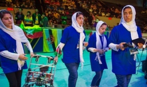  Nhóm nữ sinh Afghanistan chế tạo máy thở từ các bộ phận xe ô tô đã qua sử dụng