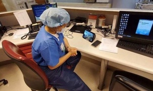 Mỹ sử dụng gọi video để giao tiếp với bệnh nhân trong mùa covid-19