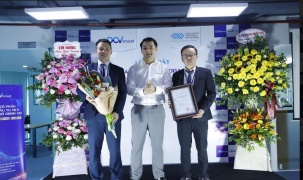 MXV trao Giấy chứng nhận Thành viên kinh doanh mới cho công ty DCV Invest