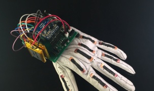 Robot có thể cảm nhận như tay người nhờ sáng chế của MIT