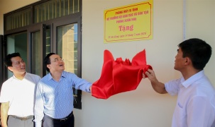 Hà Giang: Bộ trưởng Bộ GD&ĐT trao tặng phòng máy vi tính cho trường THPT Lê Hồng Phong