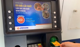 BHXH Việt Nam đẩy mạnh chi trả lương hưu qua tài khoản thẻ ATM