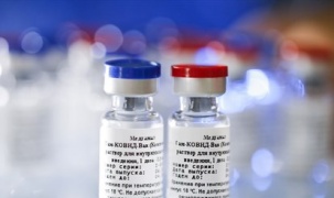 Phương Tây ‘noi theo’ Nga cấp phép sớm cho vaccine COVID-19?
