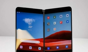 Chiếc điện thoại Surface Duo hai màn hình của Microsoft gặp khá nhiều lỗi về phần mềm