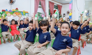 TP. Đà Nẵng tổ chức cho học sinh uống sữa học đường ngay ngày đầu tựu trường