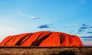 Australia yêu cầu Google gỡ bỏ hình ảnh núi thiêng Uluru