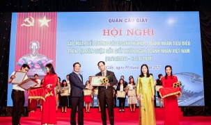 CMC nhận khen thưởng nhân kỷ niệm 16 năm ngày Doanh nhân Việt Nam 