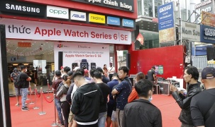 Xếp hàng mua Apple Watch Series 6 chính hãng tại Việt Nam