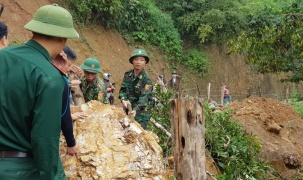 Khắc phục sạt lở gây ách tắc giao thông tại một số tuyến đường khu vực biên giới