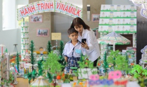 Vinamilk tổ chức ngày hội sữa học đường, mang niềm vui uống sữa tại trường đến với trẻ em Vĩnh Long