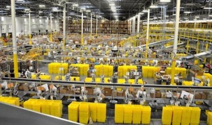 Đội quân robot sắp xếp hàng triệu đơn hàng của Amazon