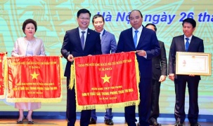 Thủ tướng Chính phủ trao tặng cờ thi đua cho ngân hàng TPBank